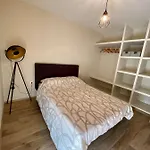 Apartment With Balcony And Free Parking